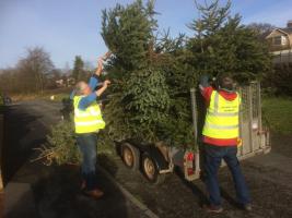 Gareth and Bryn busy loading up their trailer